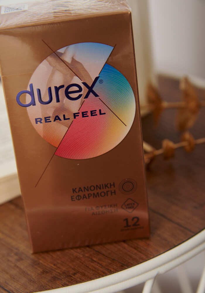 DUREX REAL FEEL (12 Προφυλακτικά)